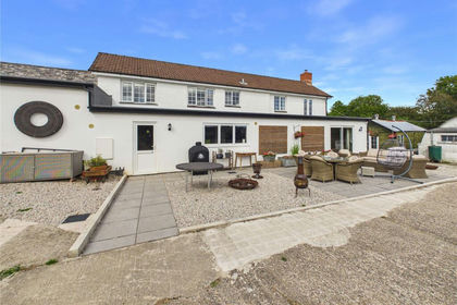 4.2 acres of House with Land for sale in Thornbury