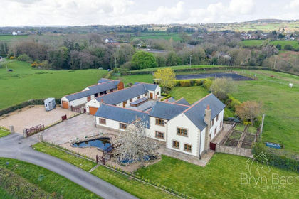 6 acres of Equestrian property for sale in Flint