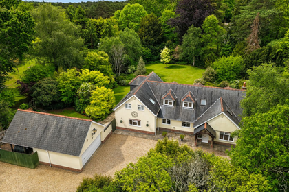 1.4 acres of House with Land for sale in Bransgore