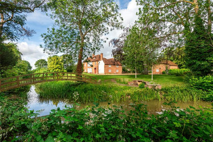 3.4 acres of Historic House for sale in Marston Moreteyne