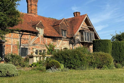 3.5 acres of Cottage for sale in Dorney
