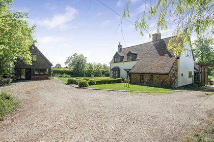 1.3 acres of Cottage for sale in Preston