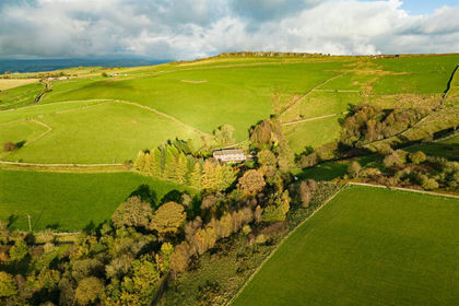 10 acres of Farmhouse for sale in Kettleshulme and Lyme Handley