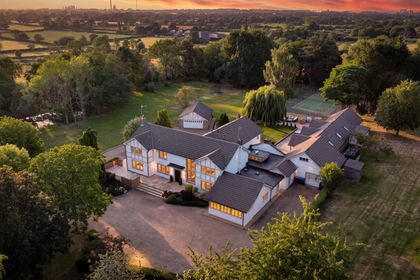 5.5 acres of House with Land for sale in Dunham-on-the-Hill and Hapsford