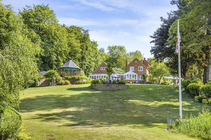 2 acres of House with Land for sale in Wargrave