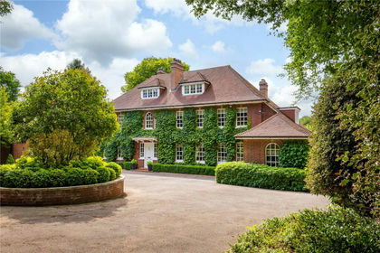 4 acres of Land for sale in Busbridge