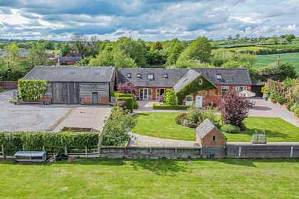 1.5 acres of House with Land for sale in Uttoxeter Rural