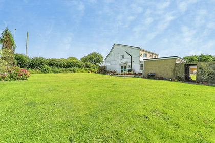 1.9 acres of Cottage for sale in Gorslas
