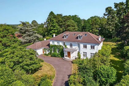 1 acre of House with Land for sale in Runnymede and Weybridge