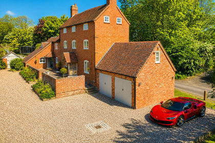 3 acres of Farmhouse for sale in Norton Lindsey