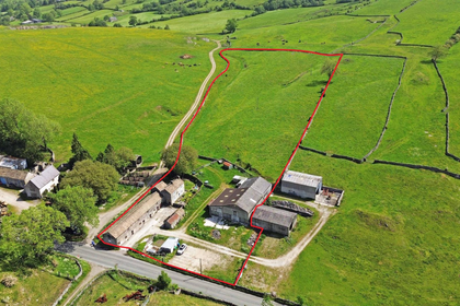 4 acres of Farmhouse for sale in Hazlebadge