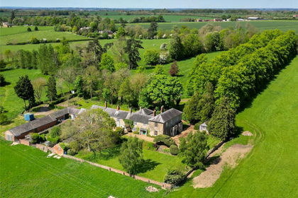 2.5 acres of House with Land for sale in Hackleton
