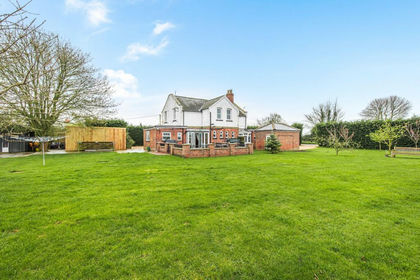 1 acre of House with Land for sale in Terrington St. Clement