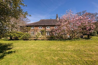 9.5 acres of House with Land for sale in Sandhurst