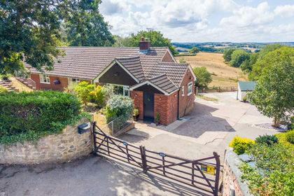 1.3 acres of House with Land for sale in Crediton Hamlets