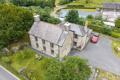 1.4 acres of House with Land for sale in Machynlleth