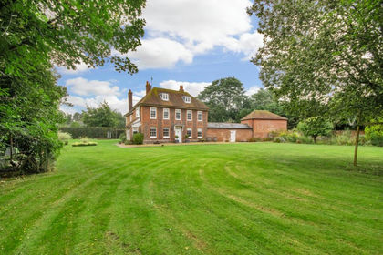 1.5 acres of House with Land for sale in Ashford
