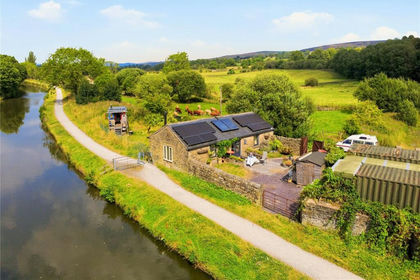 Barn Conversion for sale in Foulridge