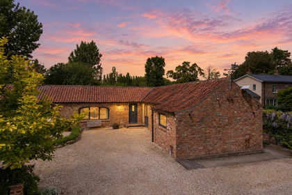 Barn Conversion for sale in Skirpenbeck