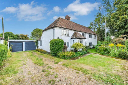 1.3 acres of House with Land for sale in Hastingleigh