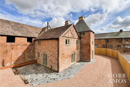 Barn Conversion for sale in Burford