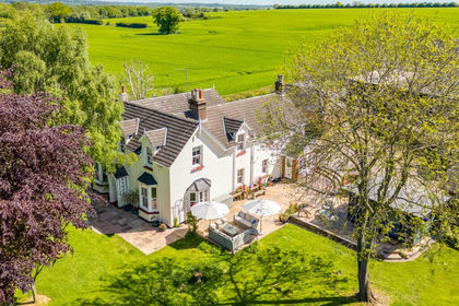 1 acre of House with Land for sale in Knebworth