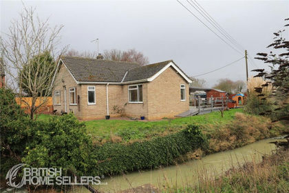 2 acres of Land for sale in Horbling