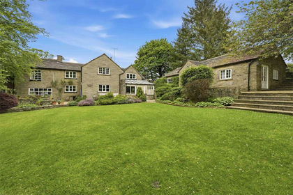 3.3 acres of Farmhouse for sale in Rainow