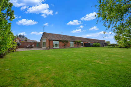 Barn Conversion for sale in Ocle Pychard