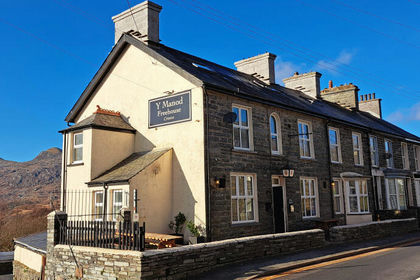 Pub for sale in Ffestiniog
