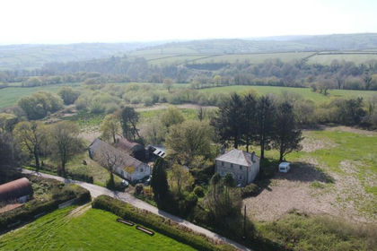 10.3 acres of Farmhouse for sale in Newchurch and Merthyr
