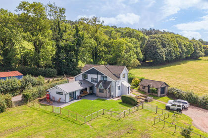 1.7 acres of Farmhouse for sale in Trellech United