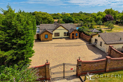 1.2 acres of House with Land for sale in Wickford