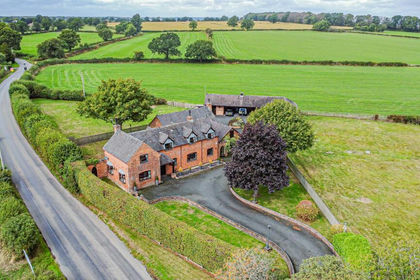 3.2 acres of House with Land for sale in Uttoxeter Rural
