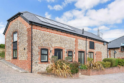 Barn Conversion for sale in Horndean