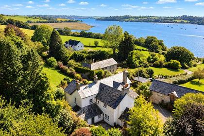 1.7 acres of Farmhouse for sale in Bere Ferrers
