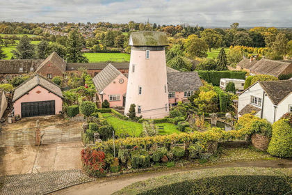 Land for sale in Saredon