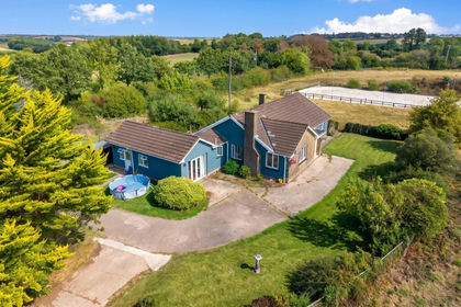 8 acres of House with Land for sale in Ashreigney