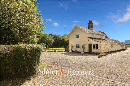 Farmhouse for sale in Otley