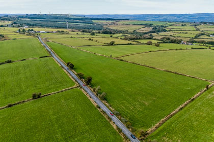 9.5 acres of Smallholding for sale in Carmarthen