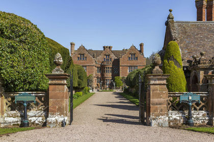 9.1 acres of Estate for sale in Claverley