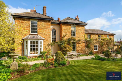 1.2 acres of House with Land for sale in Long Buckby