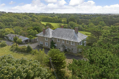 18.4 acres of House with Land for sale in Bude-Stratton