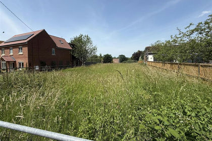 Building Plot for sale in Worton