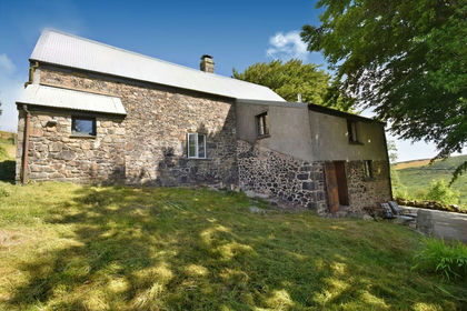 1 acre of Cottage for sale in Okehampton Hamlets