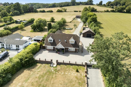 3.5 acres of House with Land for sale in Elham