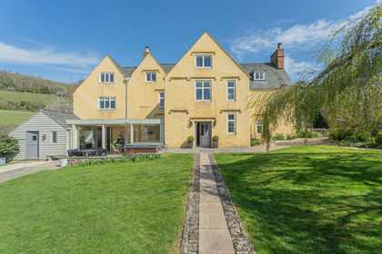 9.5 acres of Farmhouse for sale in North Nibley
