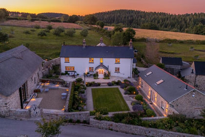 63 acres of Farmhouse for sale in Hennock