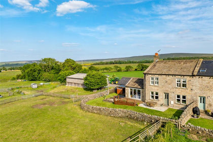 7.7 acres of Farmhouse for sale in Nelson