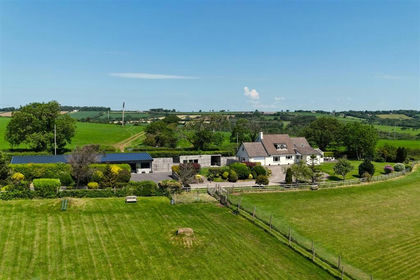 10.8 acres of House with Land for sale in Wiston
